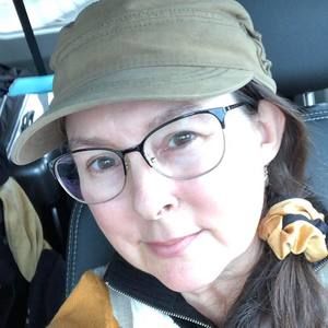 Meet your Posher, Laura